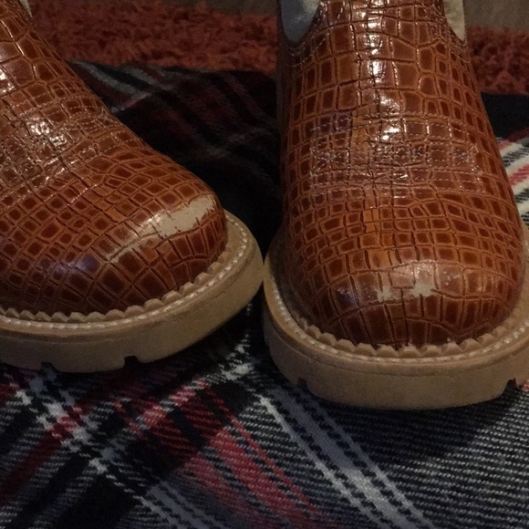 Ariat boots - Picture 3 of 3